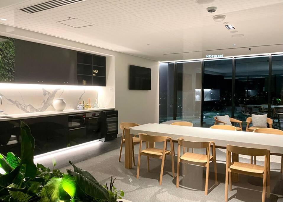 Stunning Riverview 1Bedroom Serviced Apt Gold Coast Exterior foto